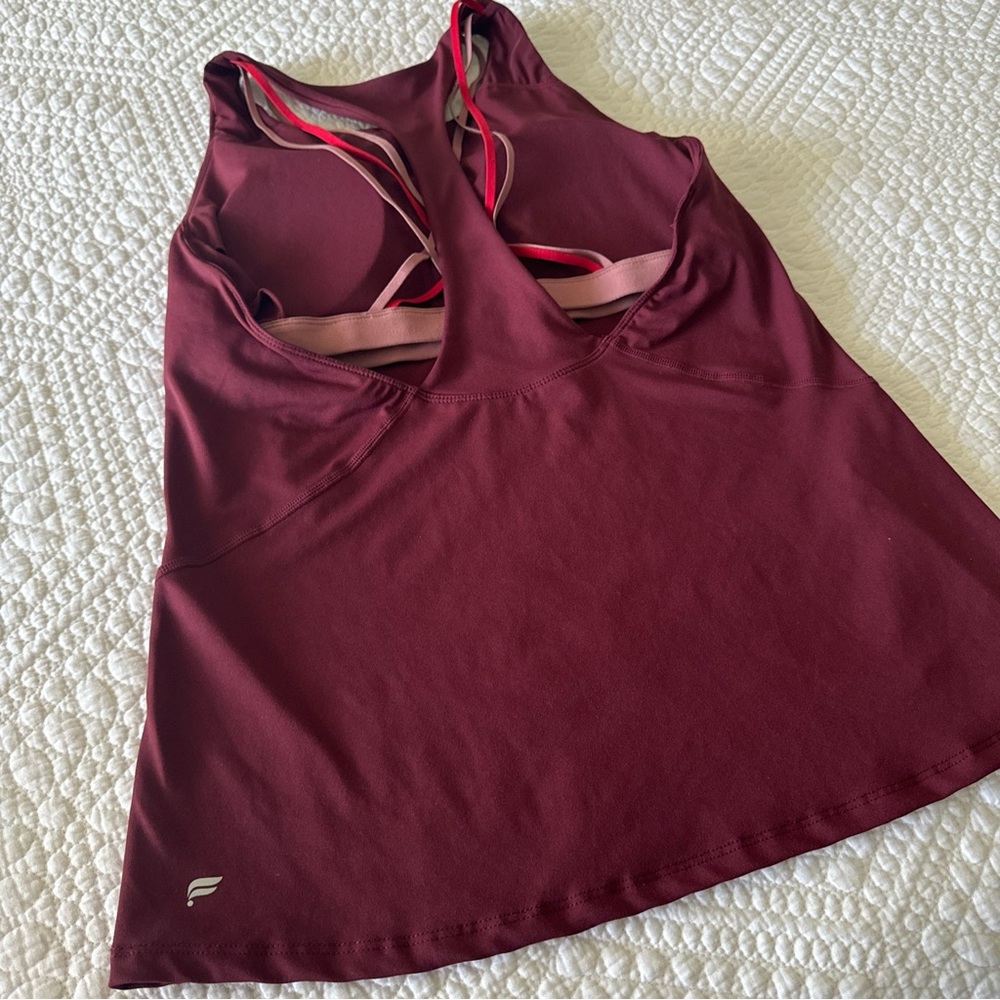 Fabletics Women's Criss Cross Tank Top Strappy Built In Bra Burgundy Size S/M